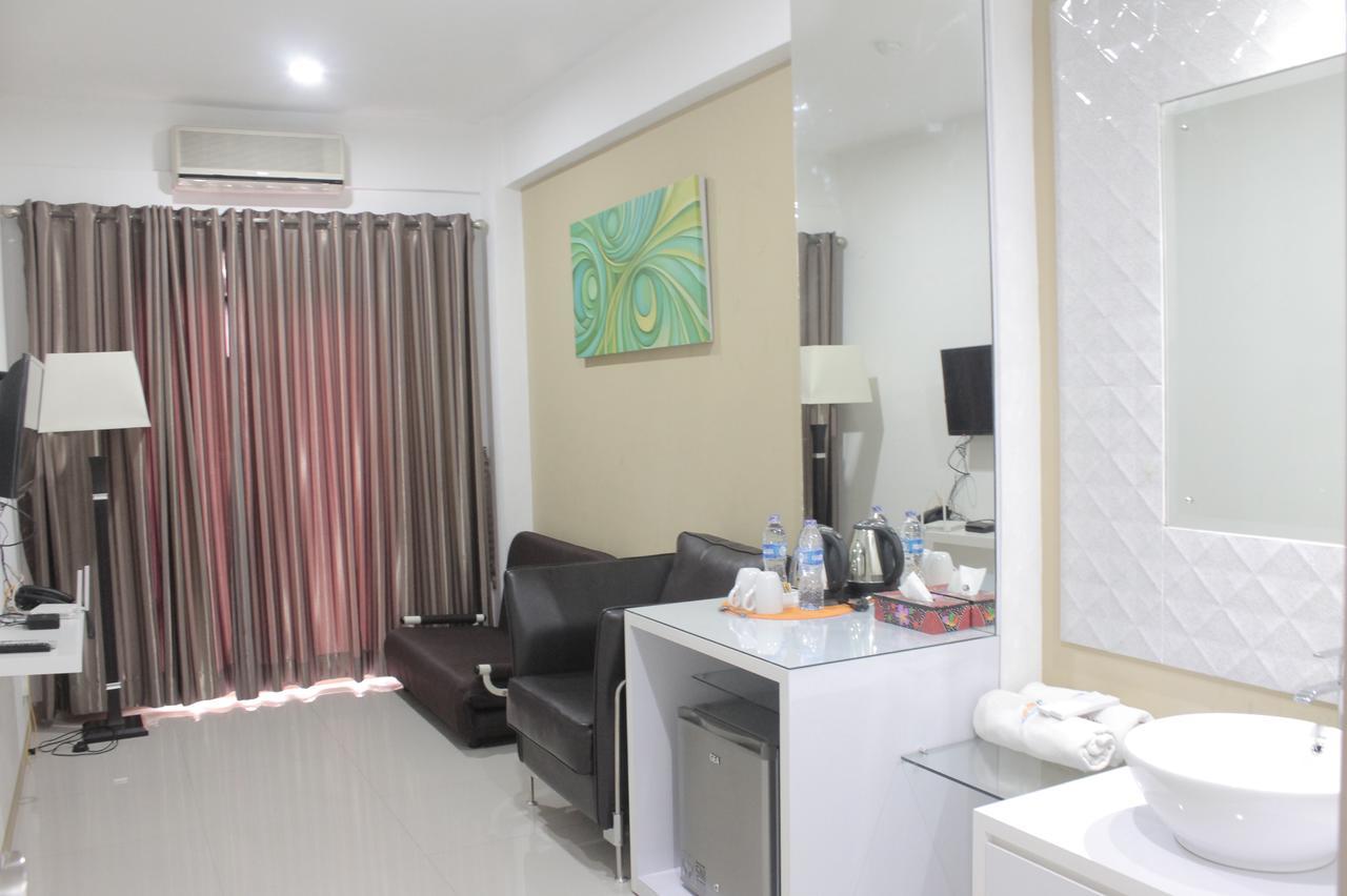 Myrooms Bekasi Buitenkant foto