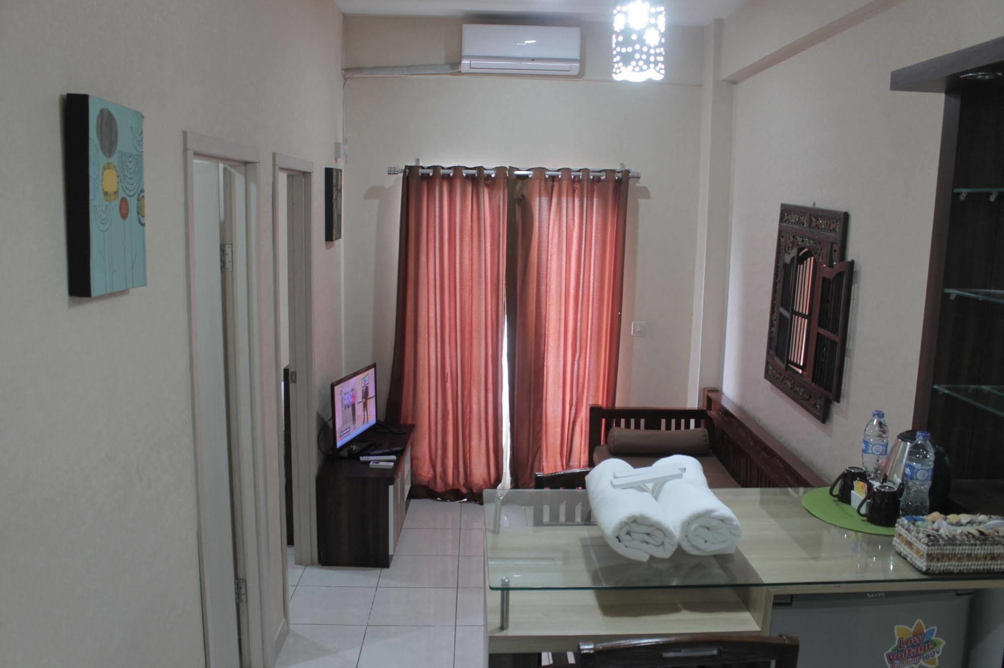 Myrooms Bekasi Buitenkant foto