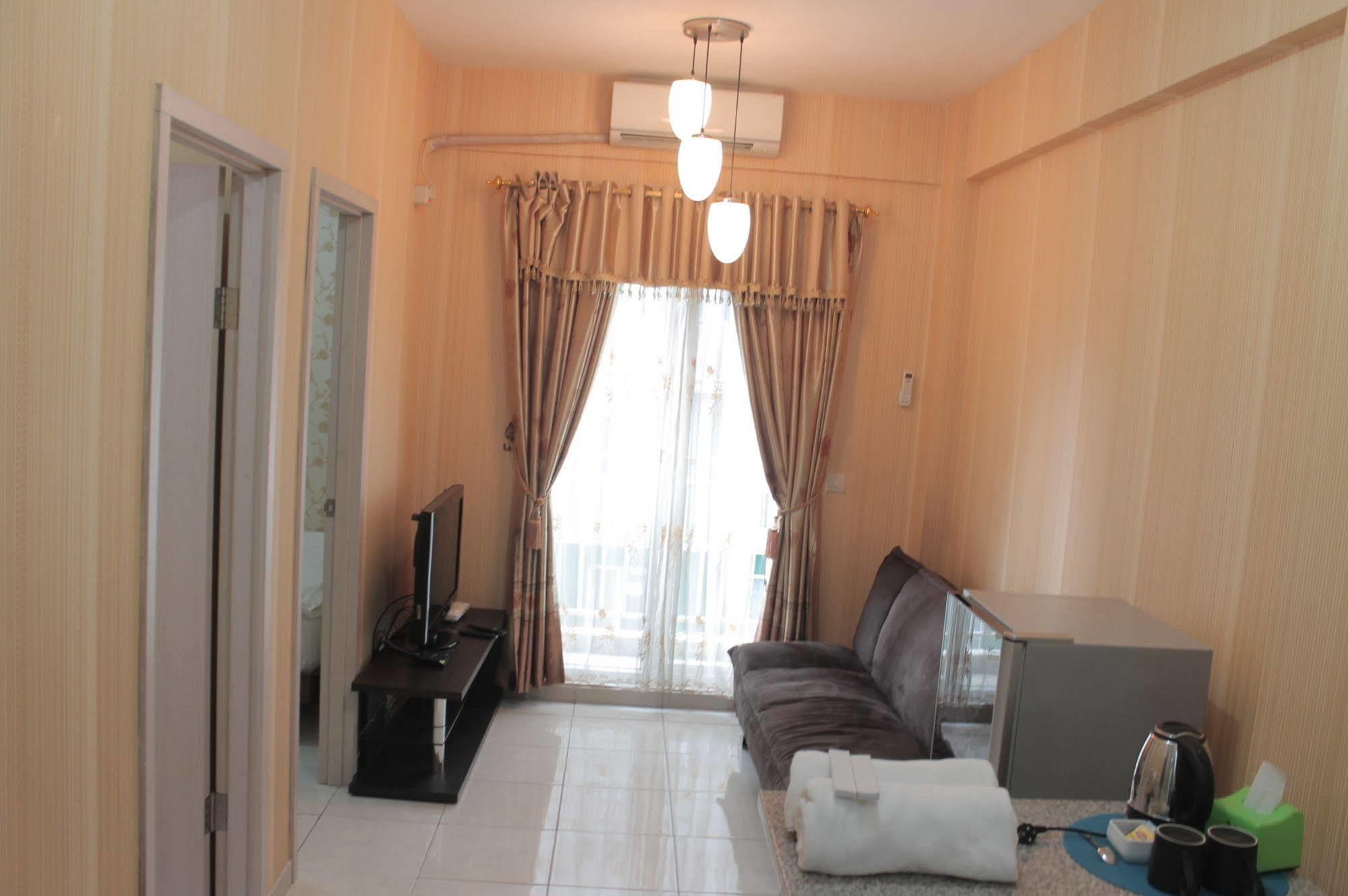 Myrooms Bekasi Buitenkant foto