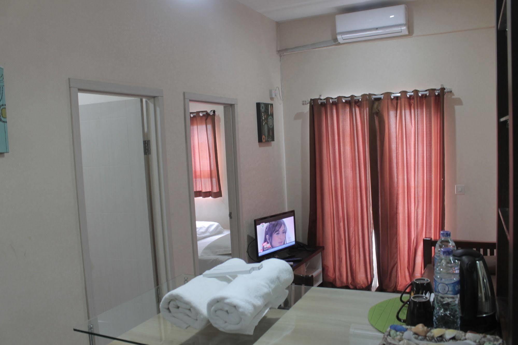Myrooms Bekasi Buitenkant foto
